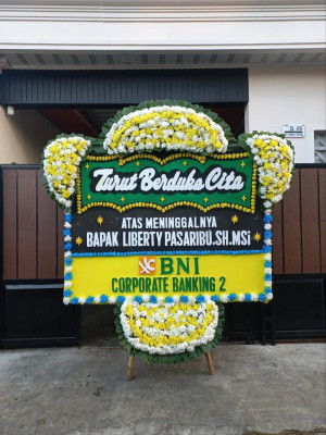 Papan Bunga Duka di Sariwangi